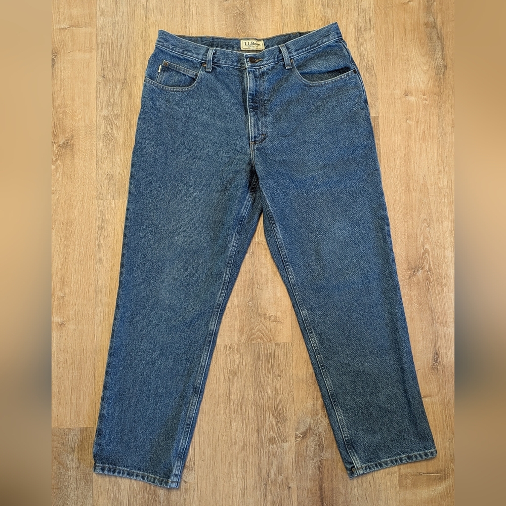 L.L. Bean Men's Natural Fit Classic Blue Jeans 35×29